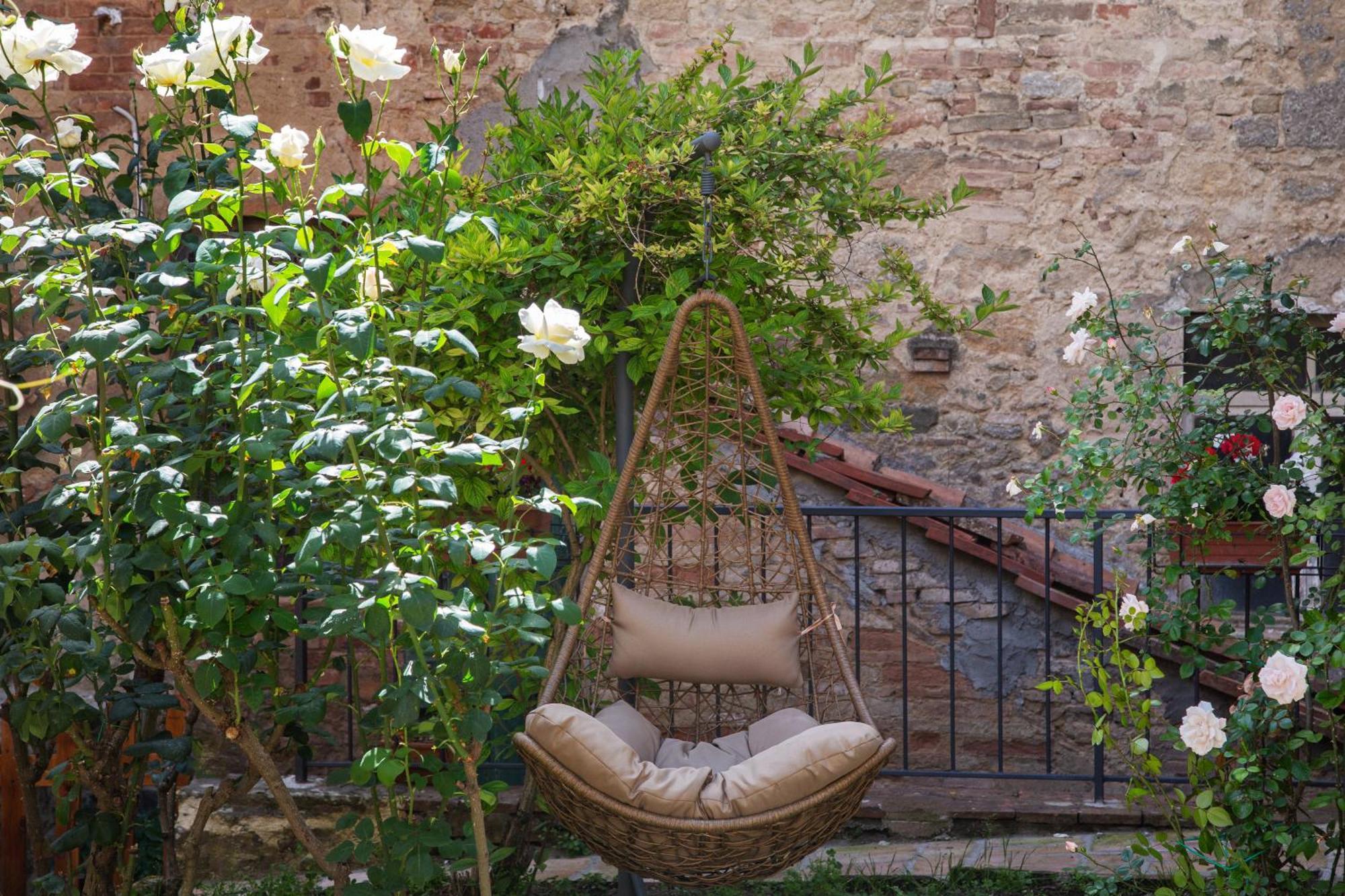 Il Cantuccio- Appartamento In Centro Con Giardino Volterra Extérieur photo